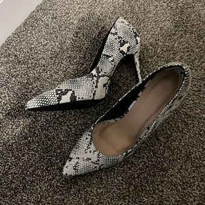 White & Black Snakeskin High Heels (Wild Diva)